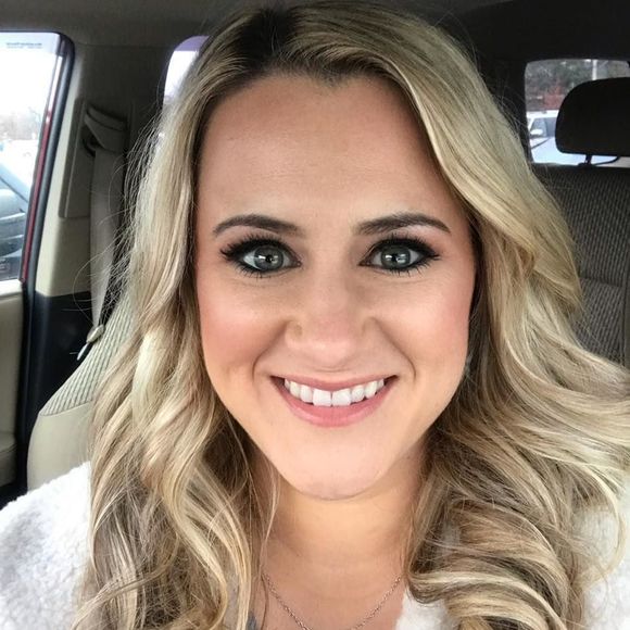 Meet your Posher, Jenni - Picture 1 of 1